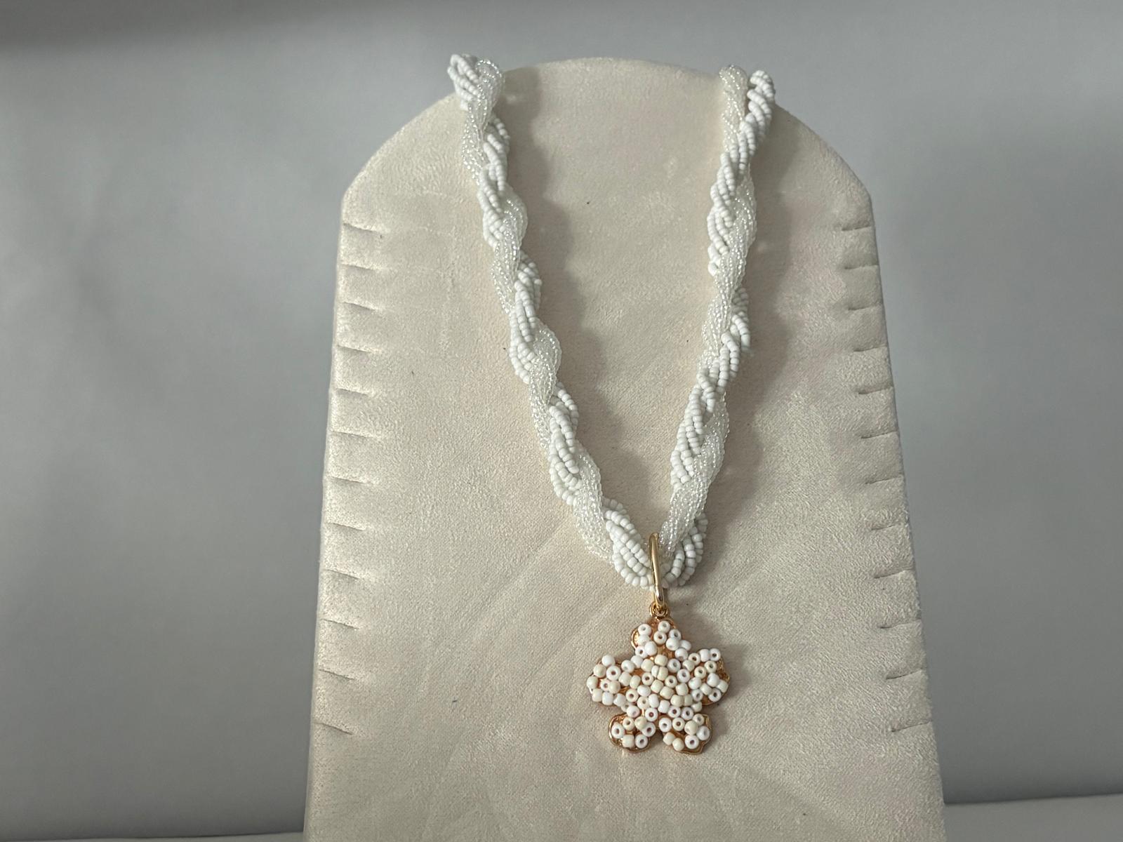 Collar Modelo Ibiza