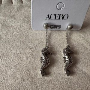 Pendientes Modelo Sirena con caballito de mar plateado
