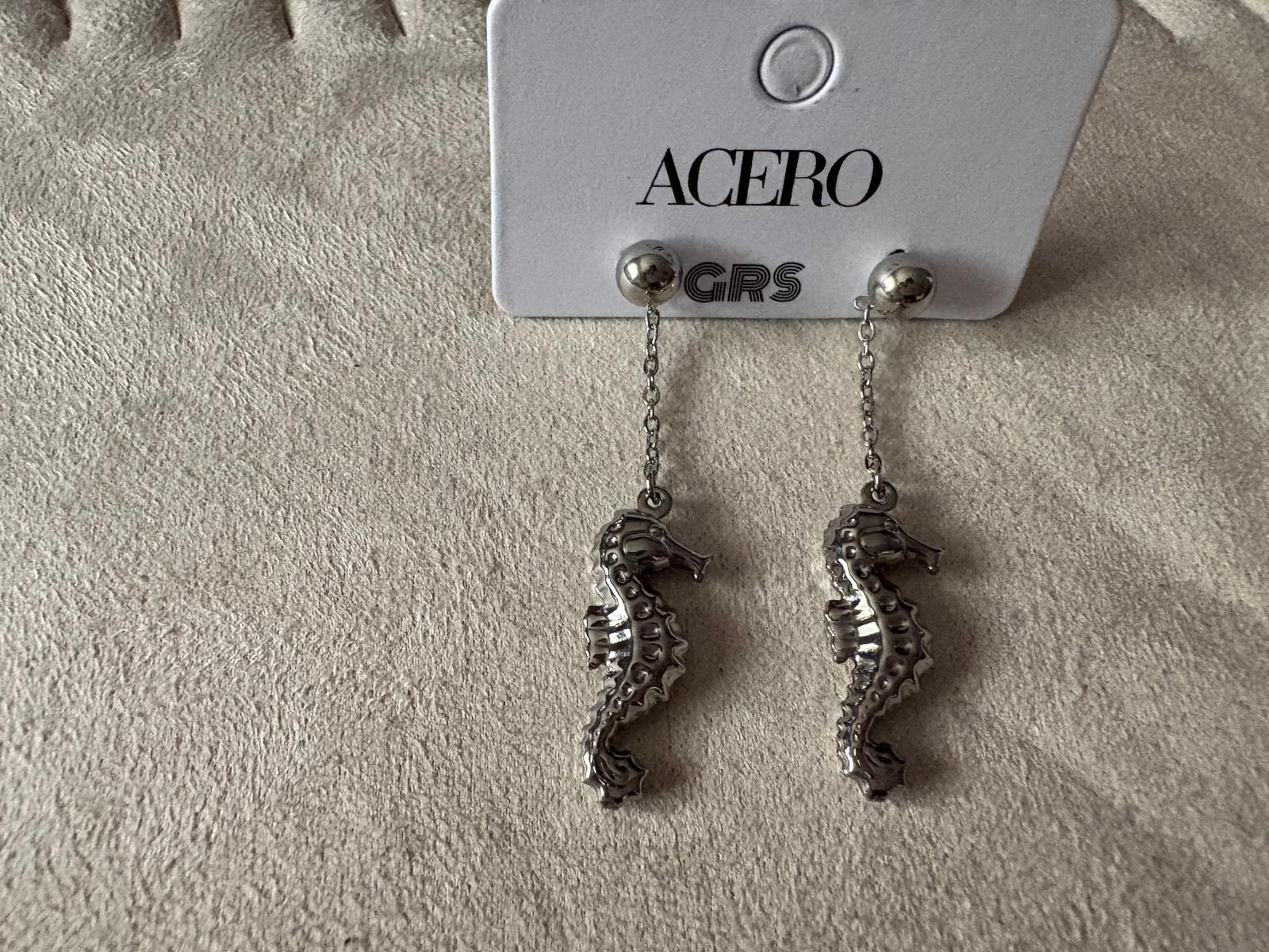 Pendientes Modelo Sirena con caballito de mar plateado