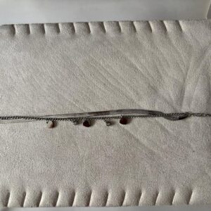 Pulsera Corazones en acero plateado con dijes de corazones