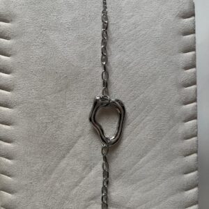 Pulsera Modelo Binibeca plateada con eslabon central organico