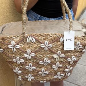 Capazo de verano Modelo Sol de mimbre trenzado con flores de conchas marinas