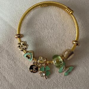 Pulsera de Charms en Acero Dorado MODELO TREBOL - Edicion Lucky Green