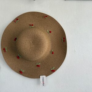 Sombrero Cancun de ala ancha con bordado de cerezas rojas